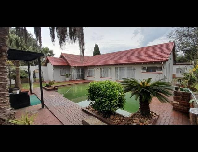 4 BEDROOM HOUSE FOR SALE IN BIRCHLEIGH